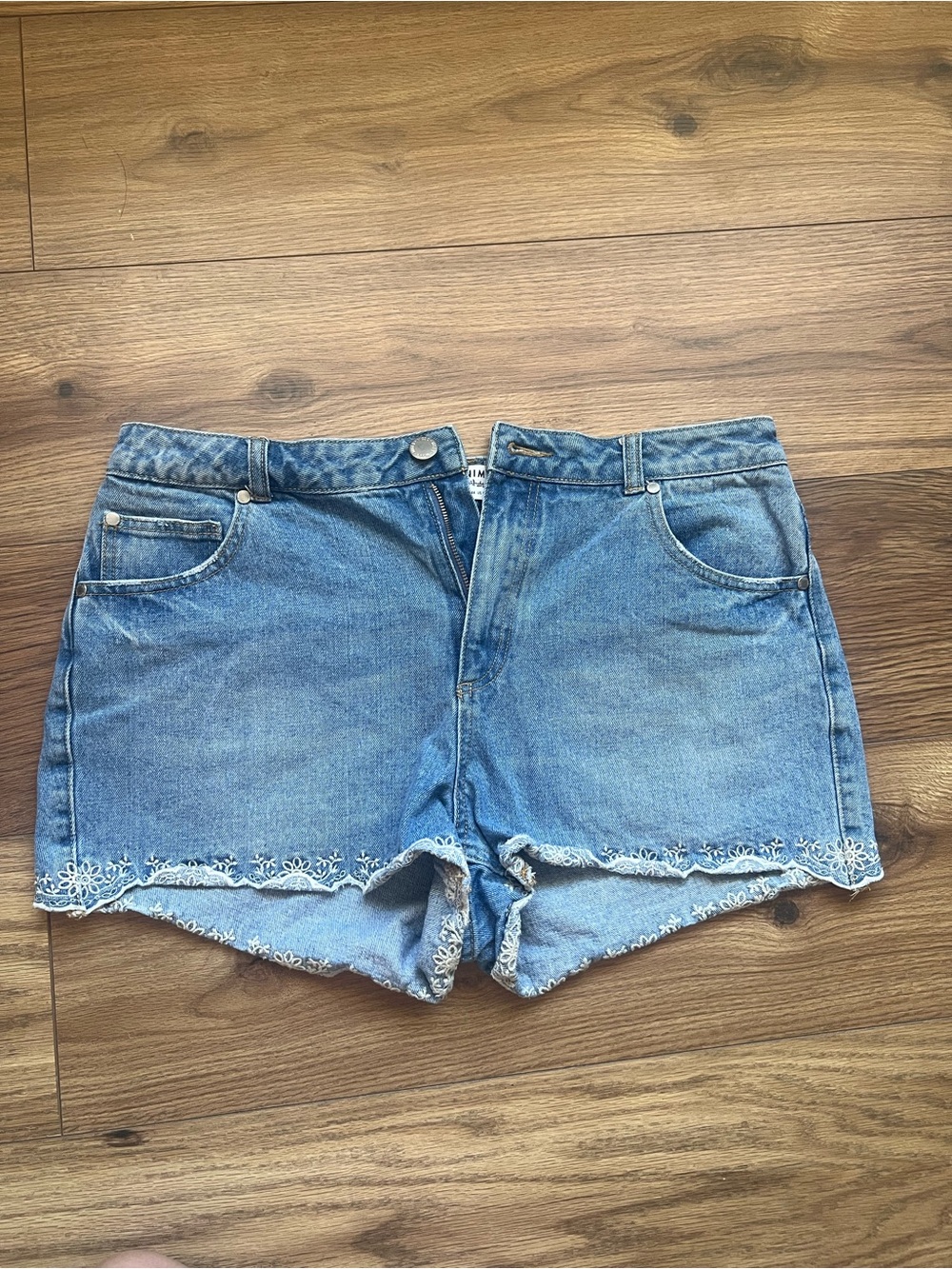 Miss Selfridge Blue Floral Embroidered Scallop Denim Shorts size 12